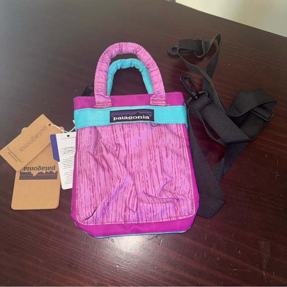 Patagonia Pink Blue Small Gear Crossbody Bag handles and strap New with tags - Picture 3 of 8